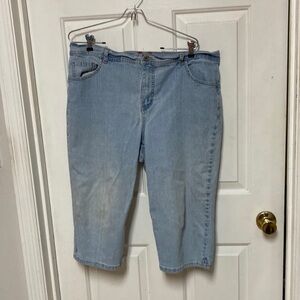 Westport Denim Light Wash Capris